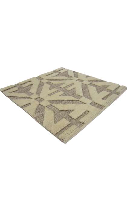 2 x 2 Modern High-Low Rug 30400