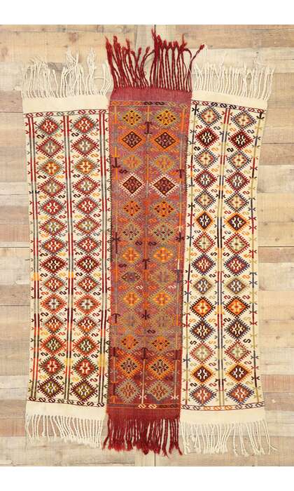 3 x 5 Vintage Kilim Rug 710353 x 5 Vintage Kilim Rug 71035