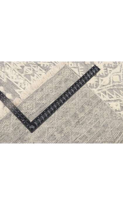 8 x 10 Contemporary High-Low Rug 30557