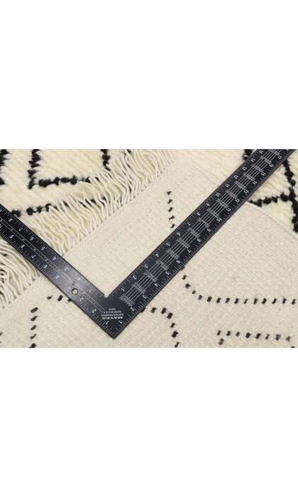 3 x 5 Moroccan Rug 30608