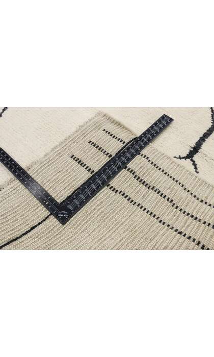 10 x 14 Black and White Moroccan Rug 80648