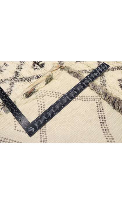 6 x 11 Vintage Moroccan Beni Ourain Rug 21389