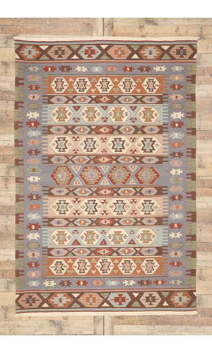 6 x 9 Vintage Persian Shiraz Rug 77949