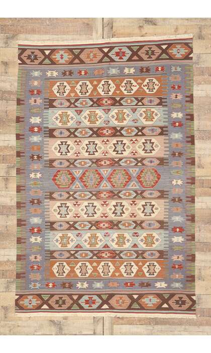 6 x 9 Vintage Persian Shiraz Rug 77952