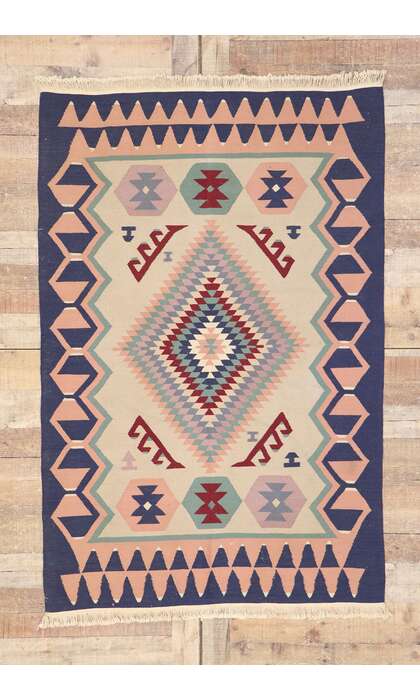 4 x 6 Vintage Persian Shiraz Kilim Rug 779874 x 6 Vintage Persian Shiraz Kilim Rug 77987