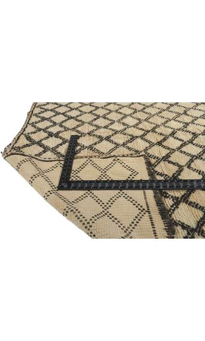 6 x 11 Vintage Moroccan Beni Ourain Rug 21350