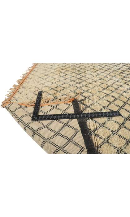 7 x 10 Vintage Moroccan Beni Ourain Rug 21363