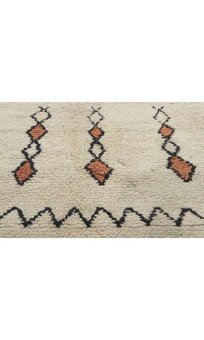 4 x 7 Vintage Moroccan Beni Ourain Rug 78401 upclose