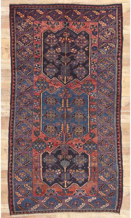 5 x 9 Antique Persian Shiraz Rug 61243