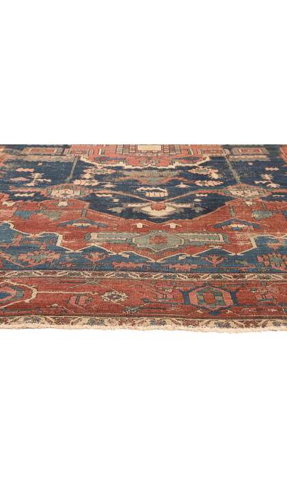 10 x 13 Antique-Worn Persian Serapi Rug 78547