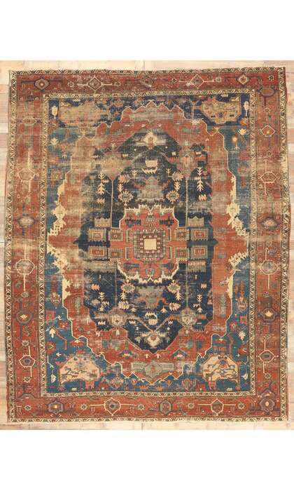 10 x 13 Antique-Worn Persian Serapi Rug 78547