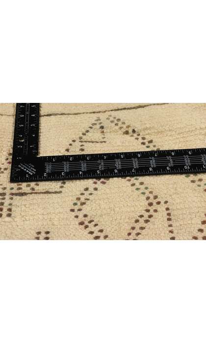 ​5 x 9 Vintage Neutral Beni MGuild Moroccan Rug 21750